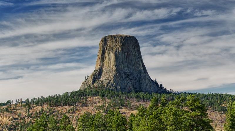 Where is Devils Tower? and What county is devils tower in?